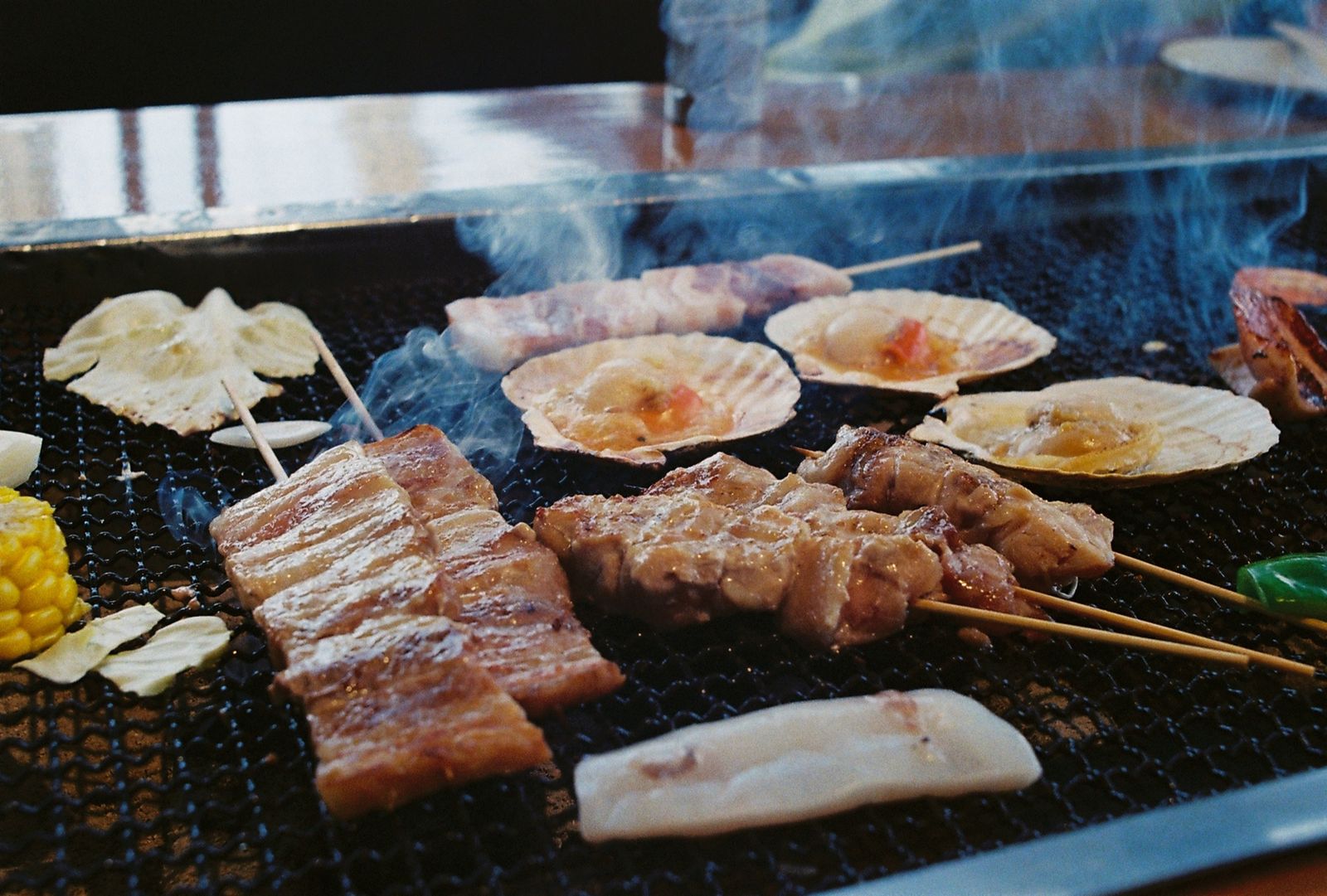 炭火焼きの現場